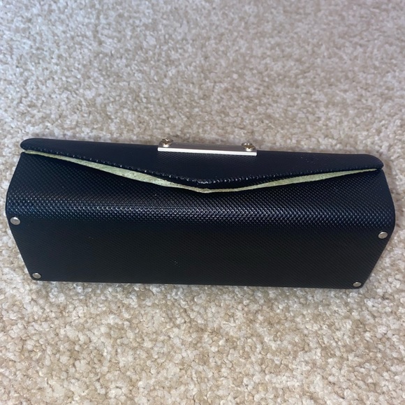 Nicole Miller Classic Black Textured Green Velvet Lined Glasses Hard Case - Picture 3 of 5